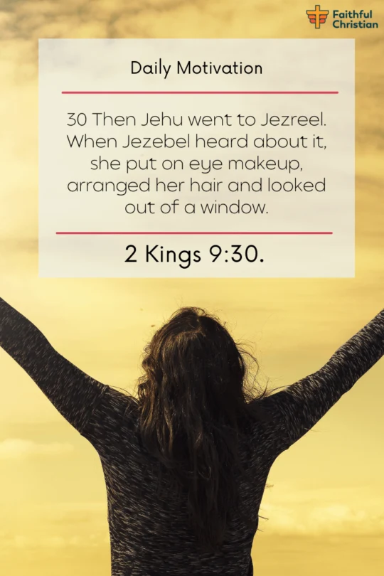 Más de 30 versículos de la Biblia sobre el uso de maquillaje, joyas y lápices labiales.