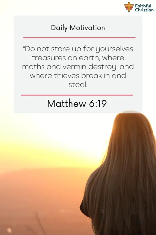 22 Versículos de la Biblia sobre la avaricia y el materialismo (Escrituras)