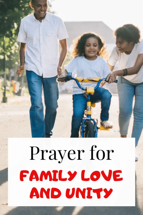7 poderosas oraciones por el amor y la unidad familiar (con versículos bíblicos)